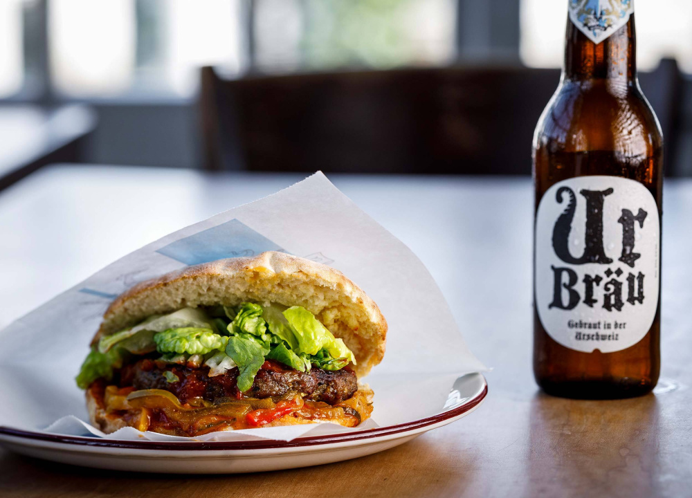 LUZ Seebistro Schweizer Rindsburger